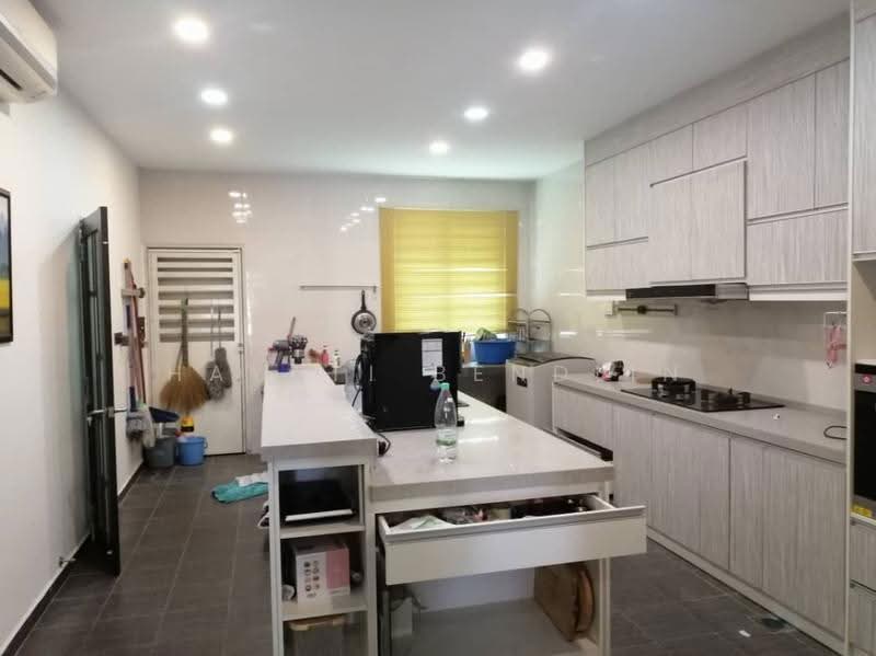 2-storey Terraced House for Sale in Bandar Sri Sendayan (Negeri Sembilan) - Hayati Bendlin - Kitchen - PropertyGuru.com.my