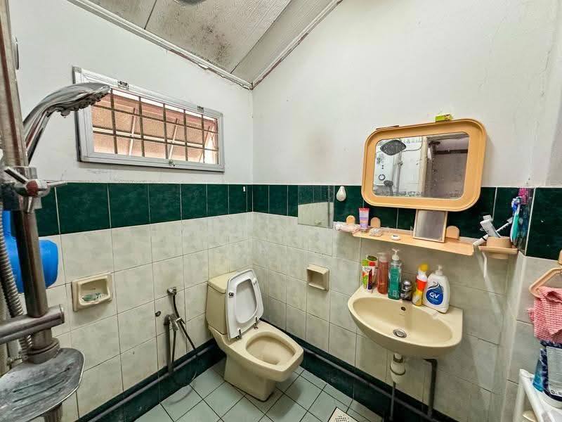 2-storey Terraced House for Sale in Wangsa Maju (Kuala Lumpur) - Ahmad Ikhwan Arif - Bathroom - PropertyGuru.com.my