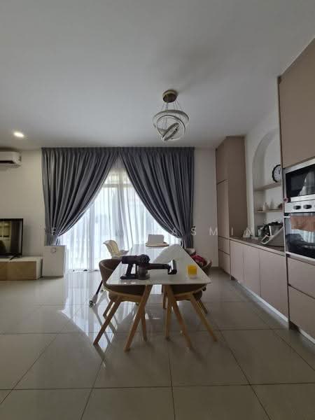 Rumah Teres 2-Tingkat untuk Disewa di Setia Safiro (Cyberjaya) - Fikri Yasmin - Dining Room - PropertyGuru.com.my