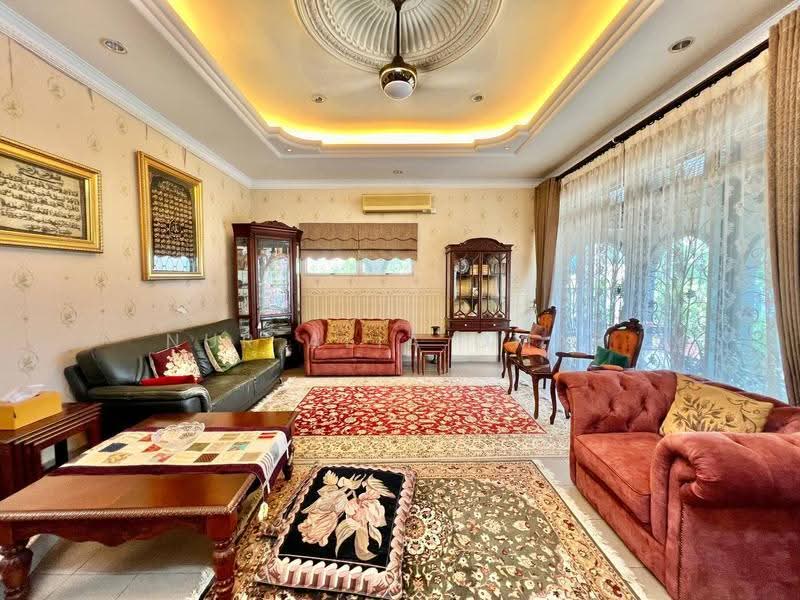 Bungalow House for Sale in Shah Alam (Selangor) - Nur Alia Omar - Living Room - PropertyGuru.com.my