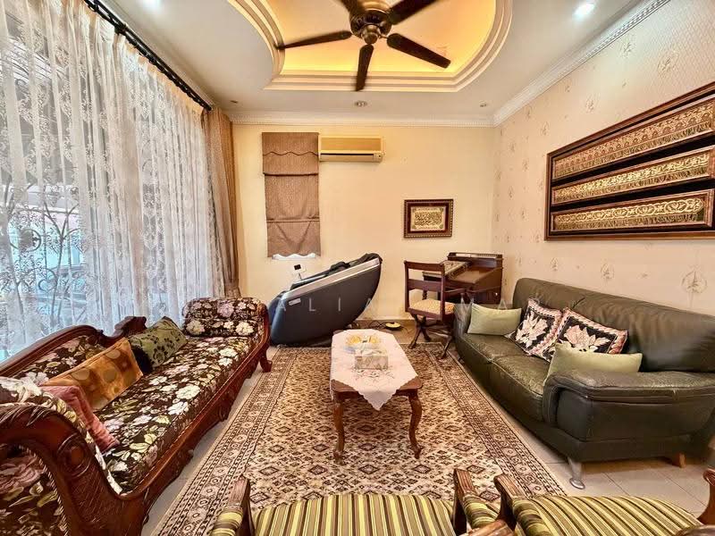 Bungalow House for Sale in Shah Alam (Selangor) - Nur Alia Omar - Living Room - PropertyGuru.com.my