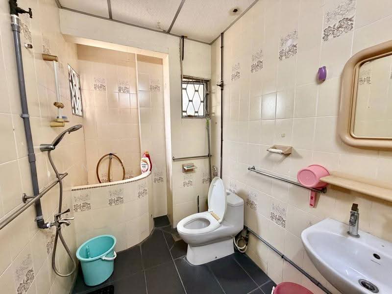 Bungalow House for Sale in Shah Alam (Selangor) - Nur Alia Omar - Bathroom - PropertyGuru.com.my
