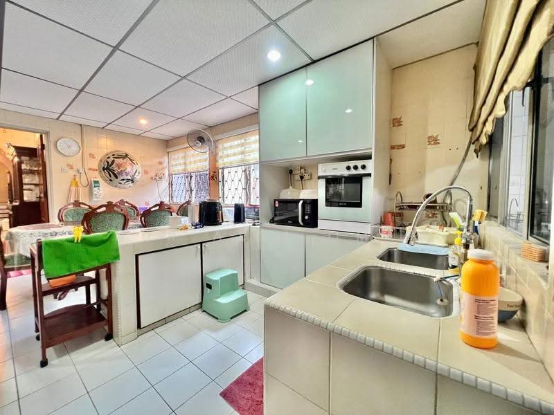 Bungalow House for Sale in Shah Alam (Selangor) - Nur Alia Omar - Kitchen - PropertyGuru.com.my