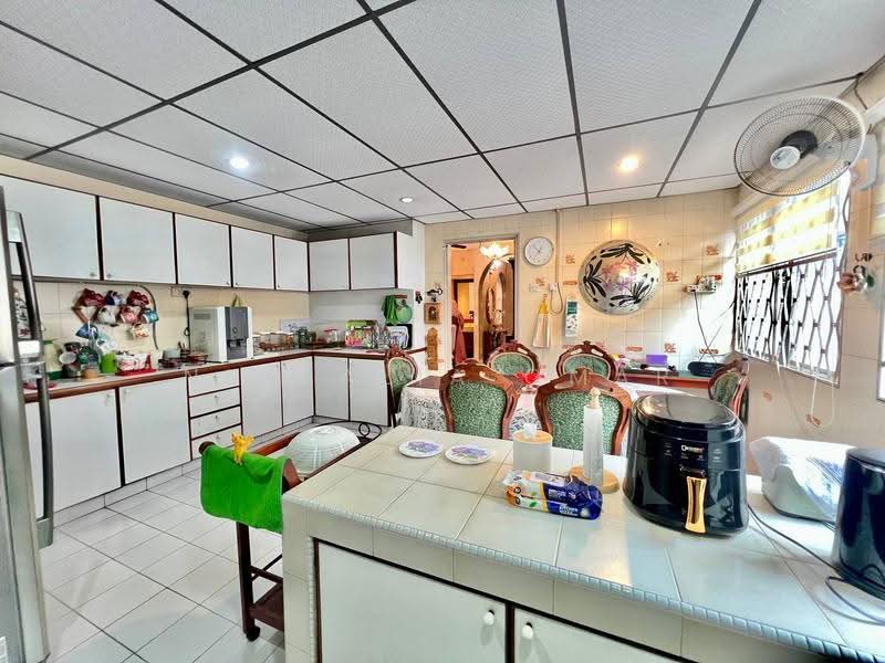 Bungalow House for Sale in Shah Alam (Selangor) - Nur Alia Omar - Kitchen - PropertyGuru.com.my