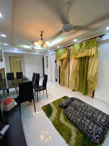 Pangsapuri untuk Dijual di Pangsapuri Putra Damai - Mohd Ghazali - Living Room - PropertyGuru.com.my
