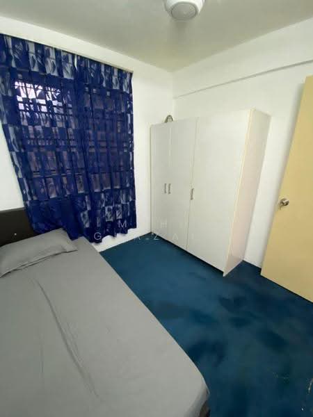Pangsapuri untuk Dijual di Pangsapuri Putra Damai - Mohd Ghazali - Bedroom - PropertyGuru.com.my