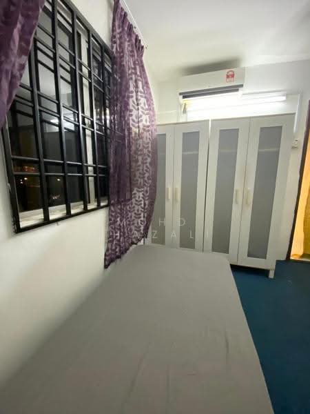 Pangsapuri untuk Dijual di Pangsapuri Putra Damai - Mohd Ghazali - Bedroom - PropertyGuru.com.my