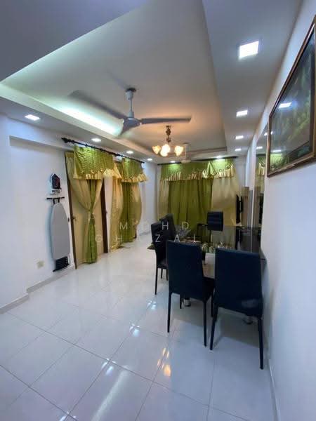 Pangsapuri untuk Dijual di Pangsapuri Putra Damai - Mohd Ghazali - Dining Room - PropertyGuru.com.my