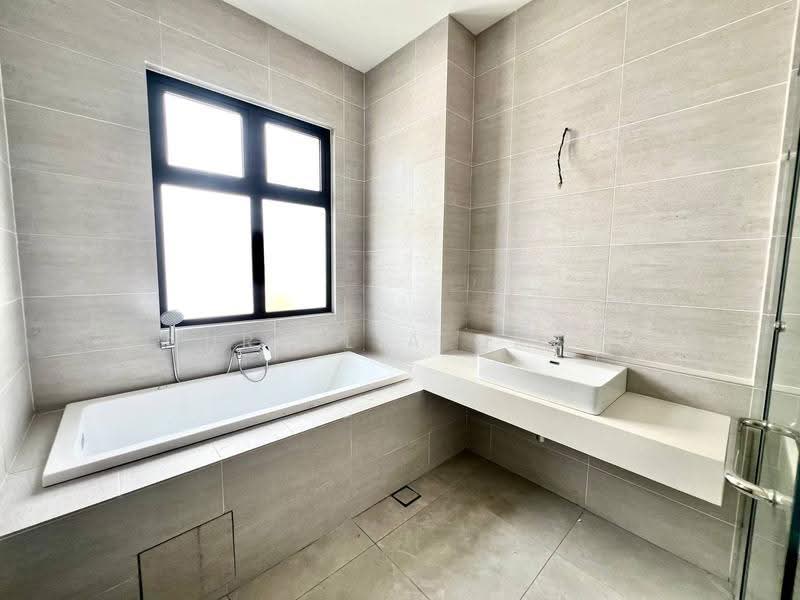 Bungalow House for Sale in Alam Nusantara (Setia Alam) - Nur Alia Omar - Bathroom - PropertyGuru.com.my