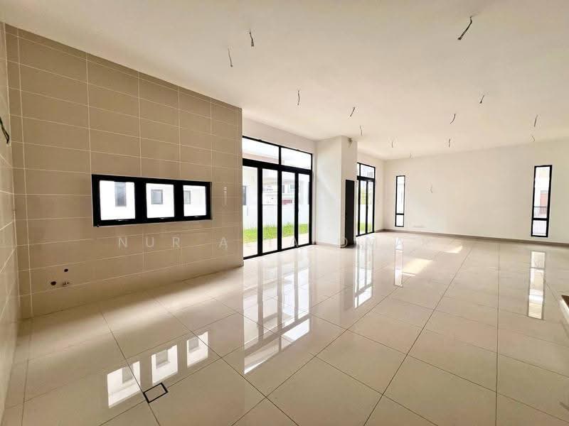 Bungalow House for Sale in Alam Nusantara (Setia Alam) - Nur Alia Omar - Living Room - PropertyGuru.com.my
