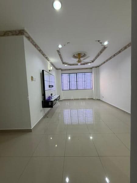 Pangsapuri untuk Dijual di Sri Kejora - Siti Fairuz Rahim - Living Room - PropertyGuru.com.my