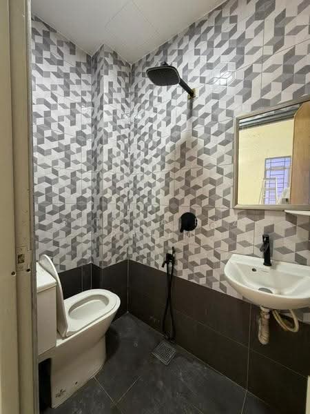 Pangsapuri untuk Dijual di Sri Kejora - Siti Fairuz Rahim - Bathroom - PropertyGuru.com.my
