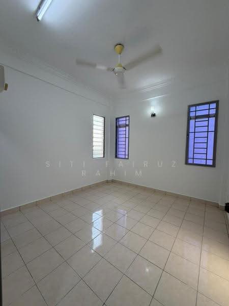 Pangsapuri untuk Dijual di Sri Kejora - Siti Fairuz Rahim - Living Room - PropertyGuru.com.my