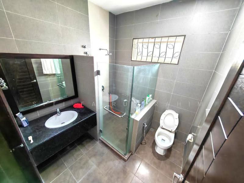 Bungalow House for Sale in Taman Villa Heights (Kajang) - Siti Fairuz Rahim - Bathroom - PropertyGuru.com.my