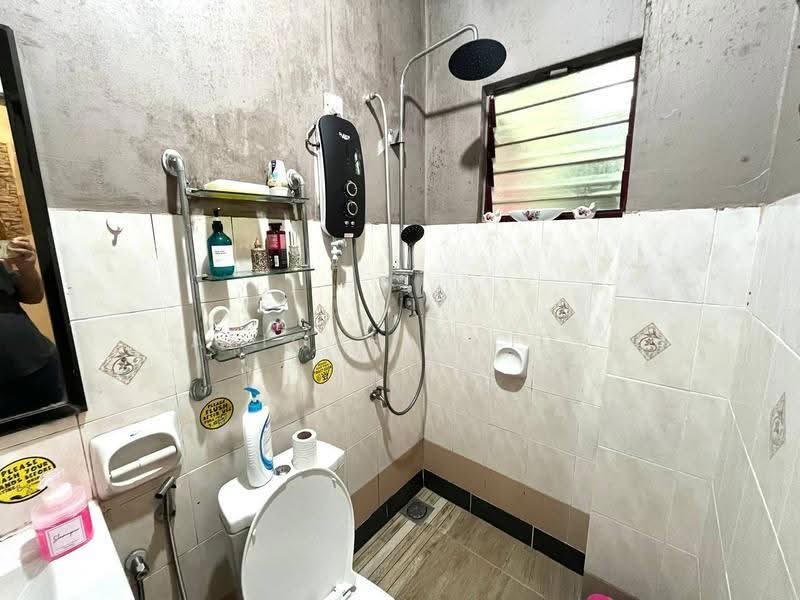 2-storey Terraced House for Sale in Alam Damai (Cheras) - Afiqah zaidi - Bathroom - PropertyGuru.com.my