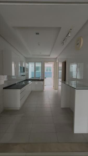 Rumah Teres 2.5-Tingkat untuk Dijual di Putra Heights (Subang Jaya) - Darren Ng - Kitchen - PropertyGuru.com.my