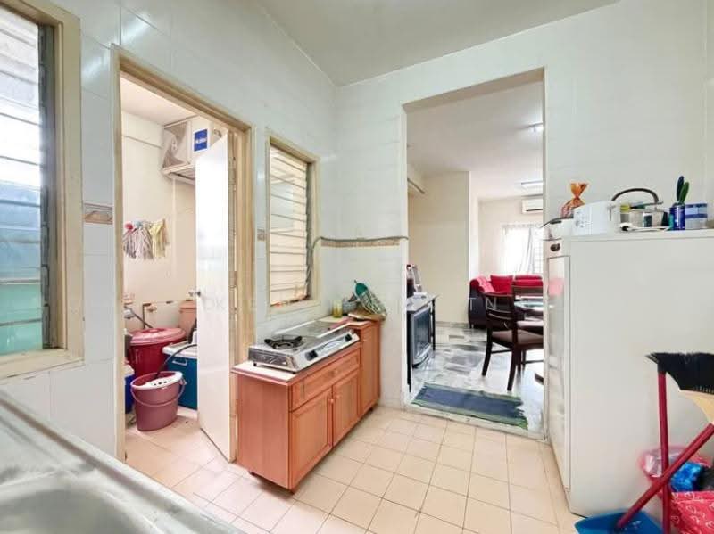 Pangsapuri untuk Dijual di Pangsapuri Cendana - Kent Fatt - Kitchen - PropertyGuru.com.my