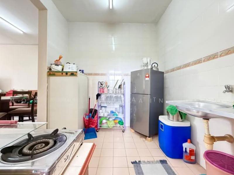 Pangsapuri untuk Dijual di Pangsapuri Cendana - Kent Fatt - Kitchen - PropertyGuru.com.my