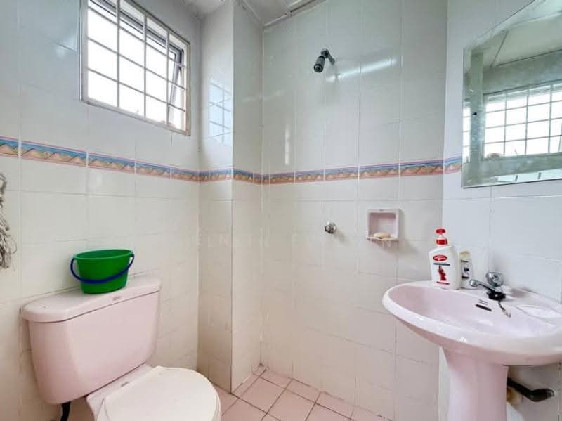 Pangsapuri untuk Dijual di Pangsapuri Cendana - Kent Fatt - Bathroom - PropertyGuru.com.my