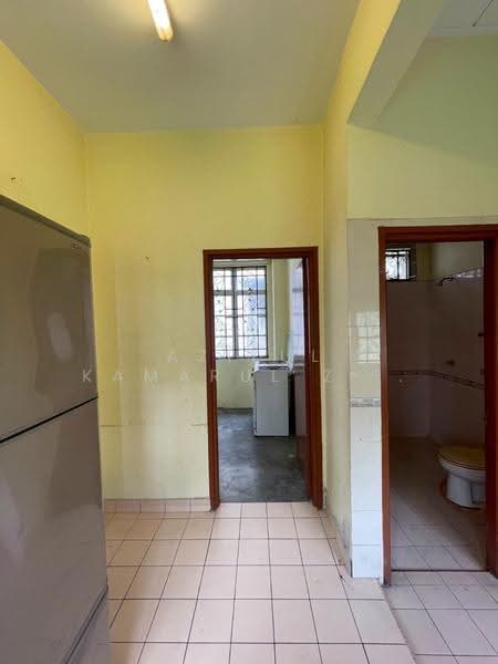 Semi-Detached House for Sale in Taman Cheras Jaya (Cheras) - Azizul Kamarul Zaman - Kitchen - PropertyGuru.com.my