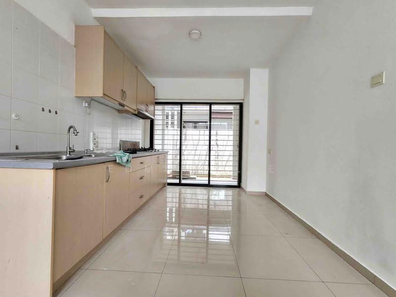 Rumah Teres 3-Tingkat untuk Dijual di Lake Fields (Sungai Besi) - Edmund Lee - Kitchen - PropertyGuru.com.my