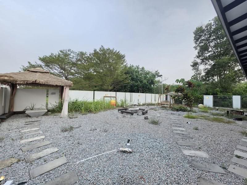 Semi-Detached House for Rent in Setia Tropika (Johor Bahru) - Sherlin To - Garden - PropertyGuru.com.my