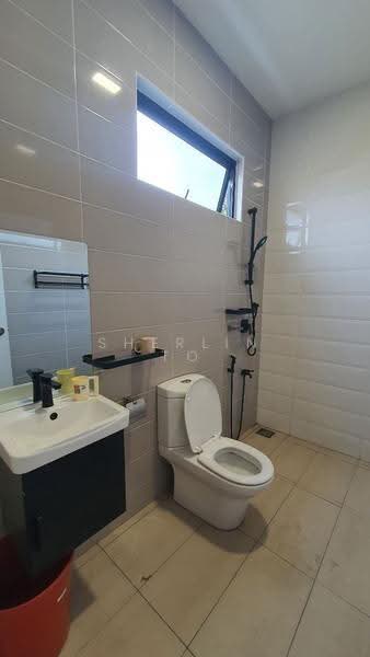 Semi-Detached House for Rent in Setia Tropika (Johor Bahru) - Sherlin To - Bathroom - PropertyGuru.com.my
