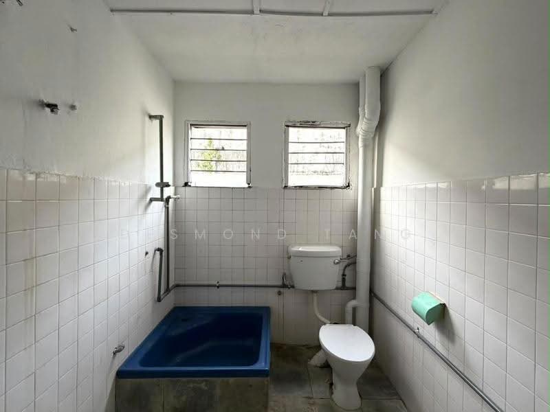 Office for Rent in Taman Segambut (Jalan Kuching) - Desmond Tang - Bathroom - PropertyGuru.com.my