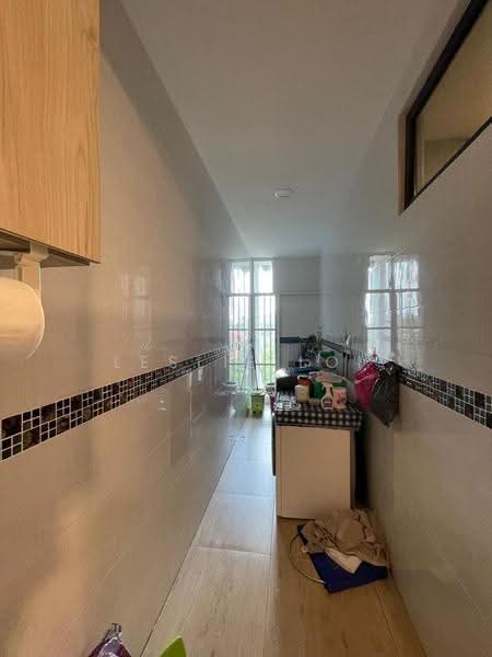 Apartment for Sale at Rex - Leslie Loi - Corridor - PropertyGuru.com.my