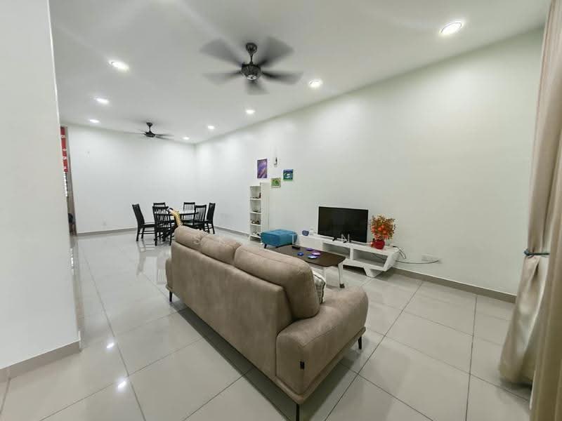 2-storey Terraced House for Sale in Taman Mount Austin (Tebrau) - Sky Tan - Living Room - PropertyGuru.com.my