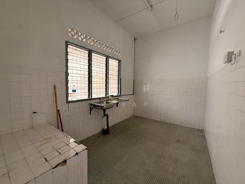 Rumah Teres 1-Tingkat untuk Disewa di Taman Ehsan (Kepong) - CK Yap - Kitchen - PropertyGuru.com.my