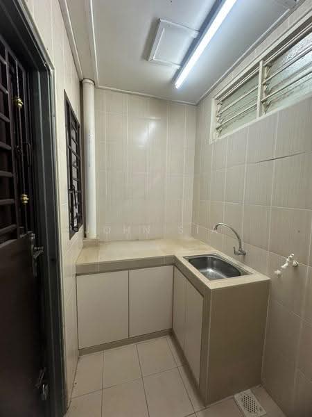 Rumah Teres 2-Tingkat untuk Dijual di Taman Lagenda Putra (Kulai) - John Sia - Kitchen - PropertyGuru.com.my