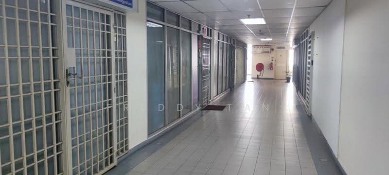 Kedai / Pejabat untuk Disewa di Bayan Lepas (Penang) - Freddy Tan - Corridor - PropertyGuru.com.my