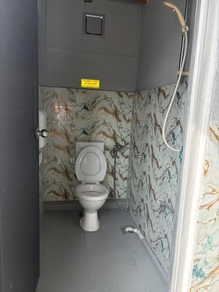 Shop / Office for Rent in Fettes Park (Tanjung Tokong) - Karen Chew - Bathroom - PropertyGuru.com.my