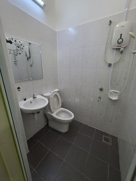 2-storey Terraced House for Rent in Taman Mutiara Rini (Skudai) - Sherlin To - Bathroom - PropertyGuru.com.my