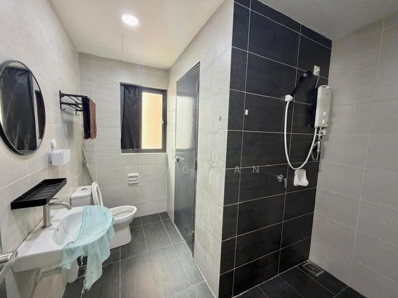 Kediaman Servis untuk Disewa di EDUSENTRAL - Fong Yan - Bathroom - PropertyGuru.com.my