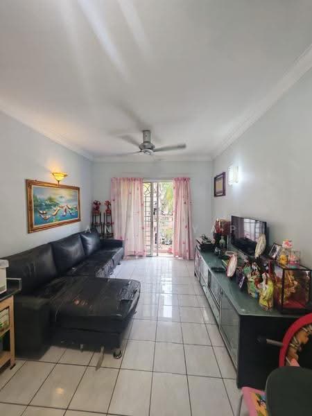 Apartment for Rent at Pangsapuri Seri Murni - Janice Yap - Living Room - PropertyGuru.com.my