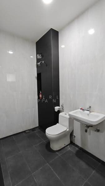 Rumah Kluster untuk Dijual di Setia Tropika (Johor Bahru) - Shirley Pang - Bathroom - PropertyGuru.com.my