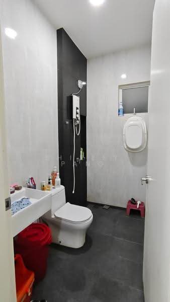 Rumah Kluster untuk Dijual di Setia Tropika (Johor Bahru) - Shirley Pang - Bathroom - PropertyGuru.com.my