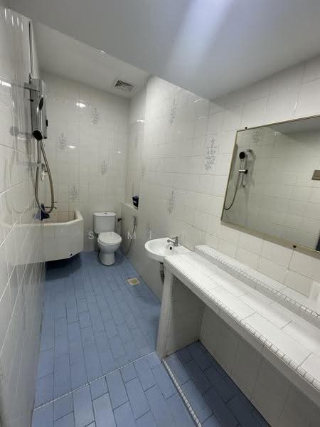 1-storey Terraced House for Sale in Taman Pelangi (Johor Bahru) - Sumi Tio - Bathroom - PropertyGuru.com.my