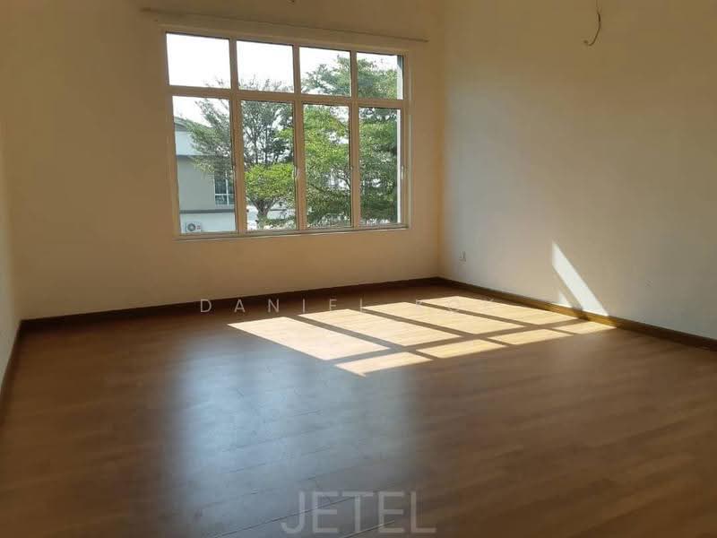 Rumah Berkembar untuk Dijual di Canary Garden (Klang) - Daniel Kok - Living Room - PropertyGuru.com.my