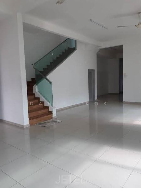 Rumah Berkembar untuk Dijual di Canary Garden (Klang) - Daniel Kok - Living Room - PropertyGuru.com.my