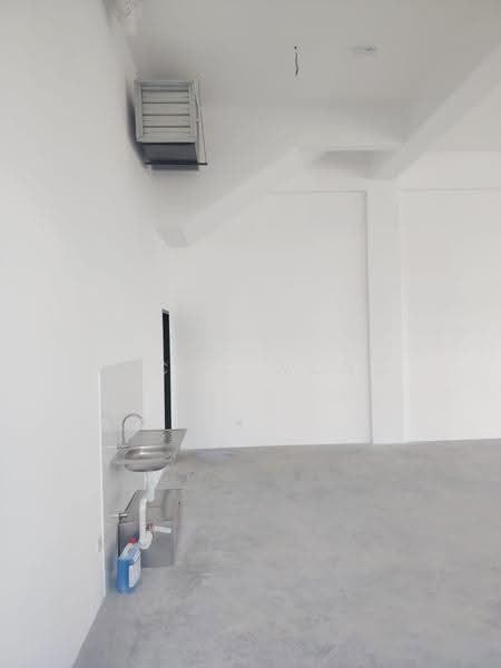Shop for Rent in Puncak Alam (Selangor) - Lucas Wong - Interior - PropertyGuru.com.my