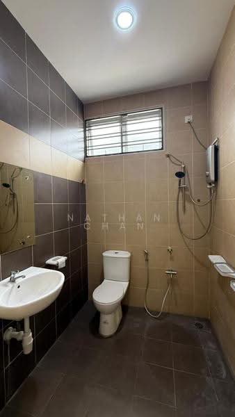 Rumah Teres 3-Tingkat untuk Dijual di Bandar Seri Alam (Masai) - Nathan Chan - Bathroom - PropertyGuru.com.my