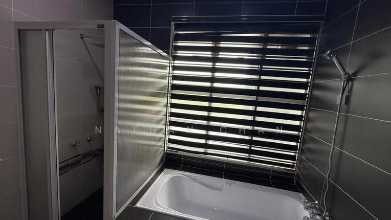 Rumah Teres 3-Tingkat untuk Dijual di Bandar Seri Alam (Masai) - Nathan Chan - Bathroom - PropertyGuru.com.my