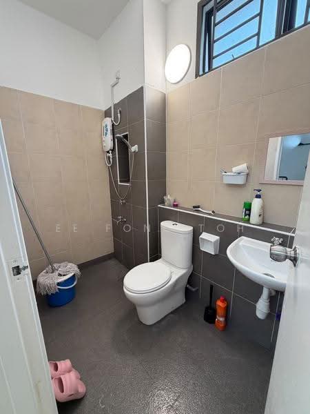 2-storey Terraced House for Sale in Taman Pulai Hijauan (Skudai) - Ee Fong Toh - Bathroom - PropertyGuru.com.my
