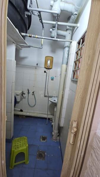 Pangsapuri untuk Disewa di Apartment Harmoni - Low Kok Pin - Bathroom - PropertyGuru.com.my