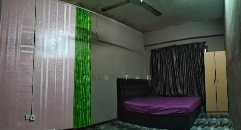 Pangsapuri untuk Dijual di Sri Kenari Apartment - Win Tan - Bedroom - PropertyGuru.com.my
