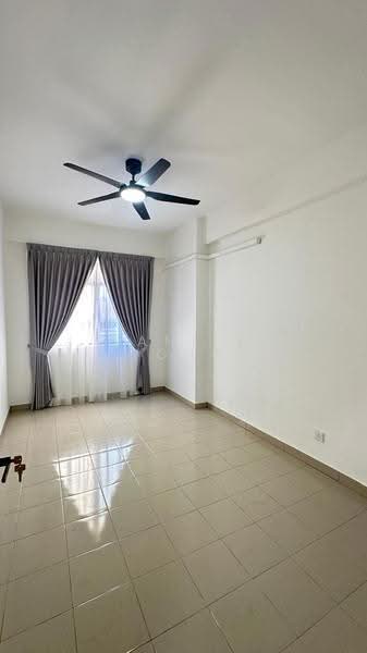 Condominium for Rent at Aloha Tower Condominium - Daniel Yong - Living Room - PropertyGuru.com.my