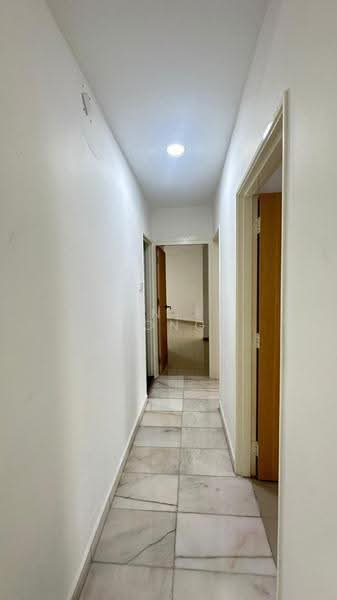 Condominium for Rent at Aloha Tower Condominium - Daniel Yong - Corridor - PropertyGuru.com.my